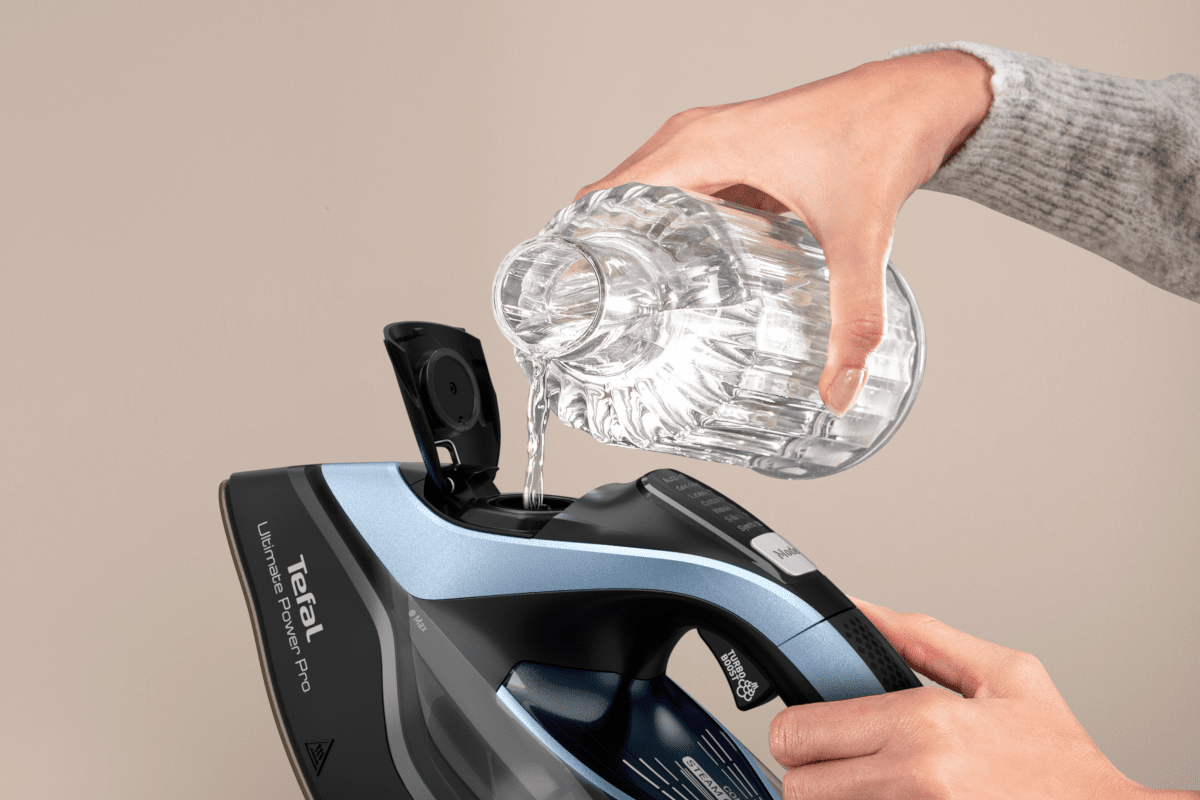 Napařovací žehlička Tefal Ultimate Power Pro FV9E53E0 Bledě modrá/Černá (obrázek 5)