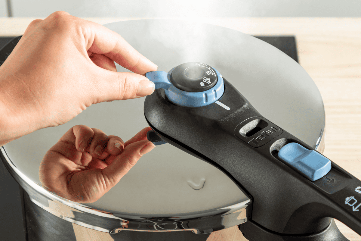 Tlakový hrnec Tefal Secure Trendy 4 l P2580402 Černý/Nerezový (obrázek 7)