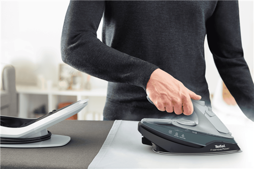 Tefal Freemove POWER FV6670E0 vezeték nélküli gőzölős vasaló